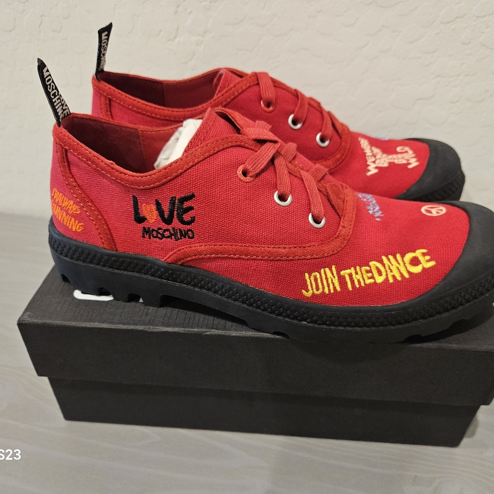 Moschino Red Canvas 'Join The Dance' Sneakers - Picture 9 of 14